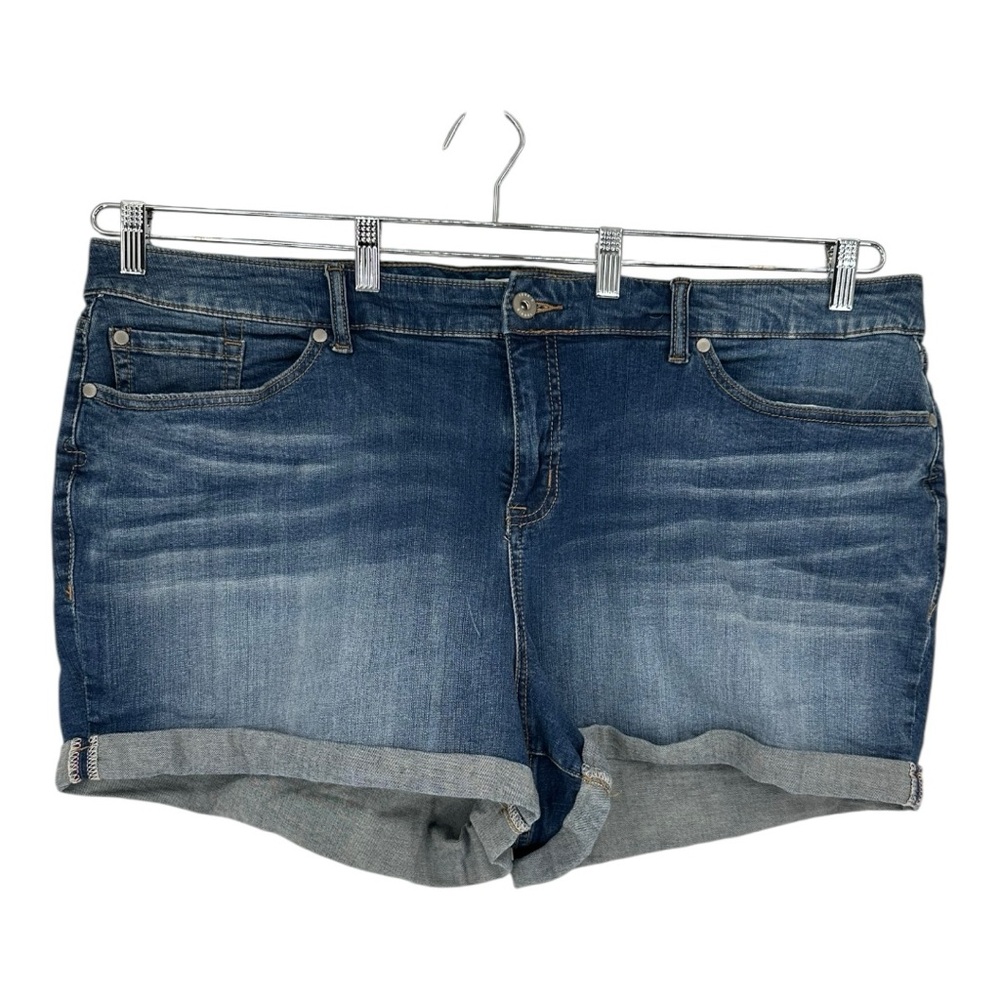 Torrid Skinny Short Shorts Medium Wash Denim Shorts size 26 Cuffed Pockets